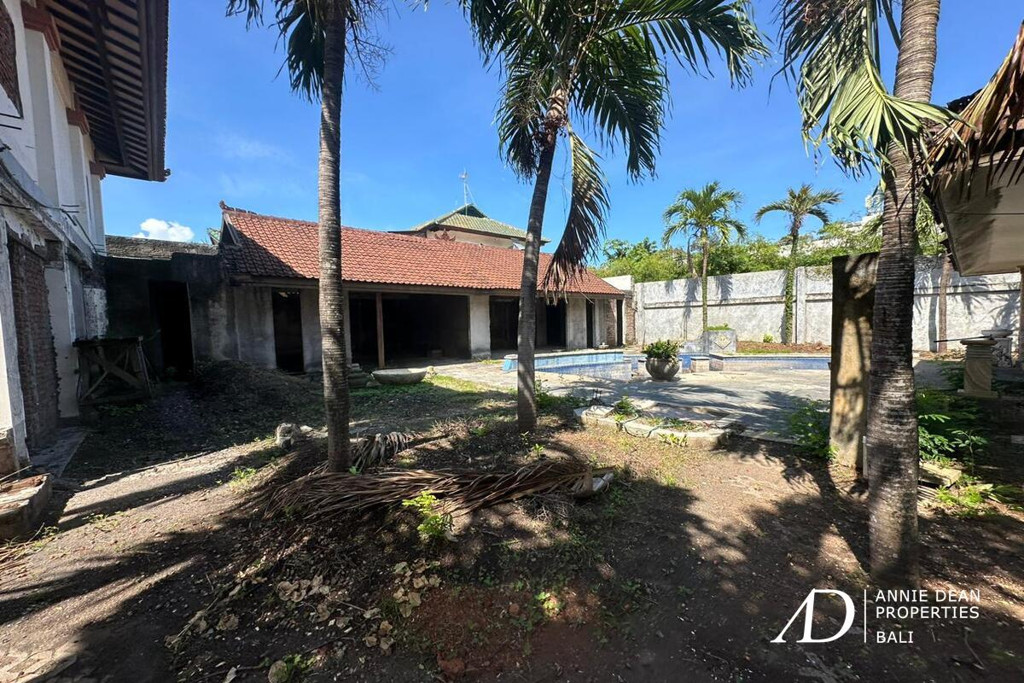 FREEHOLD LAND (8 ARE) - EXCEPTIONAL OPPORTUNITY IN PETITENGET