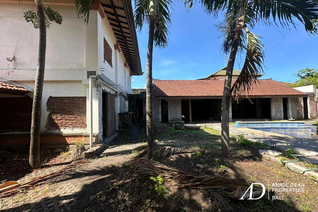 FREEHOLD LAND (8 ARE) - EXCEPTIONAL OPPORTUNITY IN PETITENGET