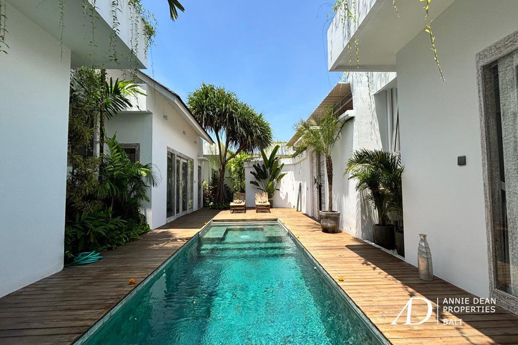 LEASEHOLD FULLY RENOVATED COZY 3-BEDROOM VILLA IN KEROBOKAN
