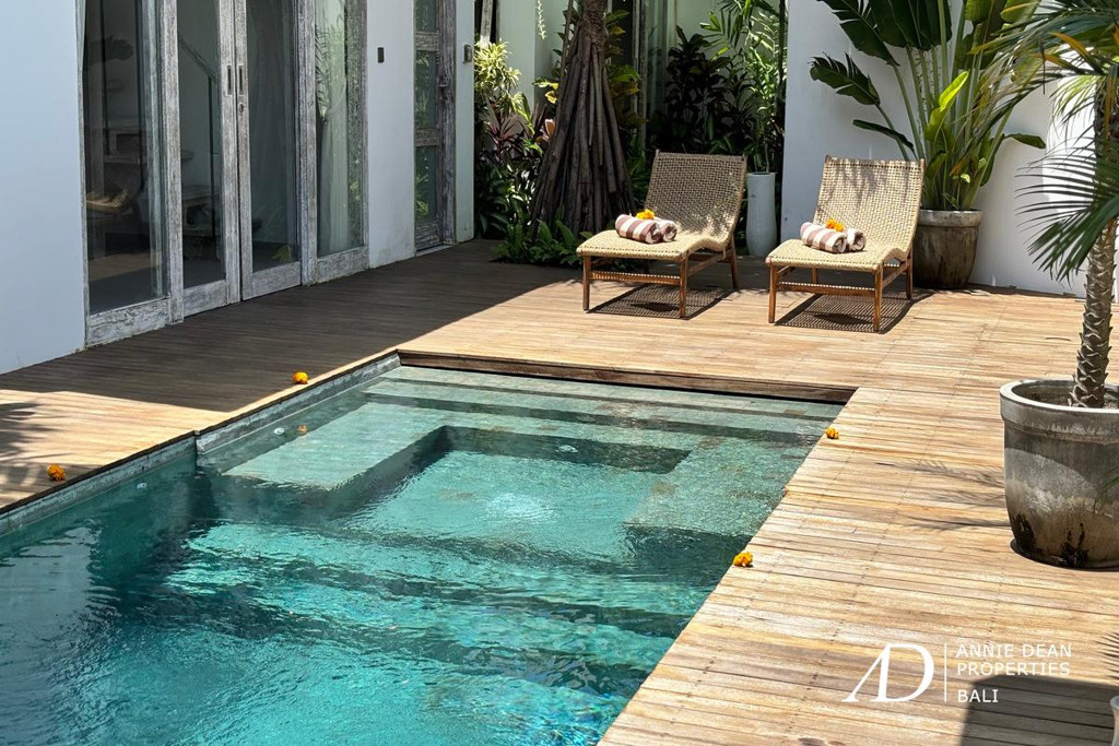 LEASEHOLD FULLY RENOVATED COZY 3-BEDROOM VILLA IN KEROBOKAN