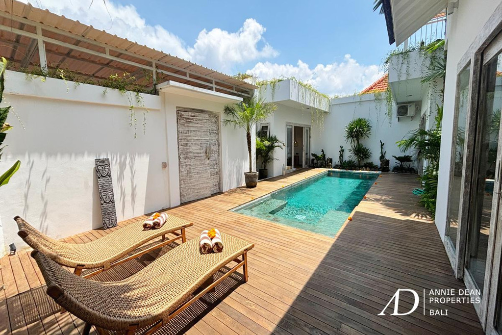 LEASEHOLD FULLY RENOVATED COZY 3-BEDROOM VILLA IN KEROBOKAN