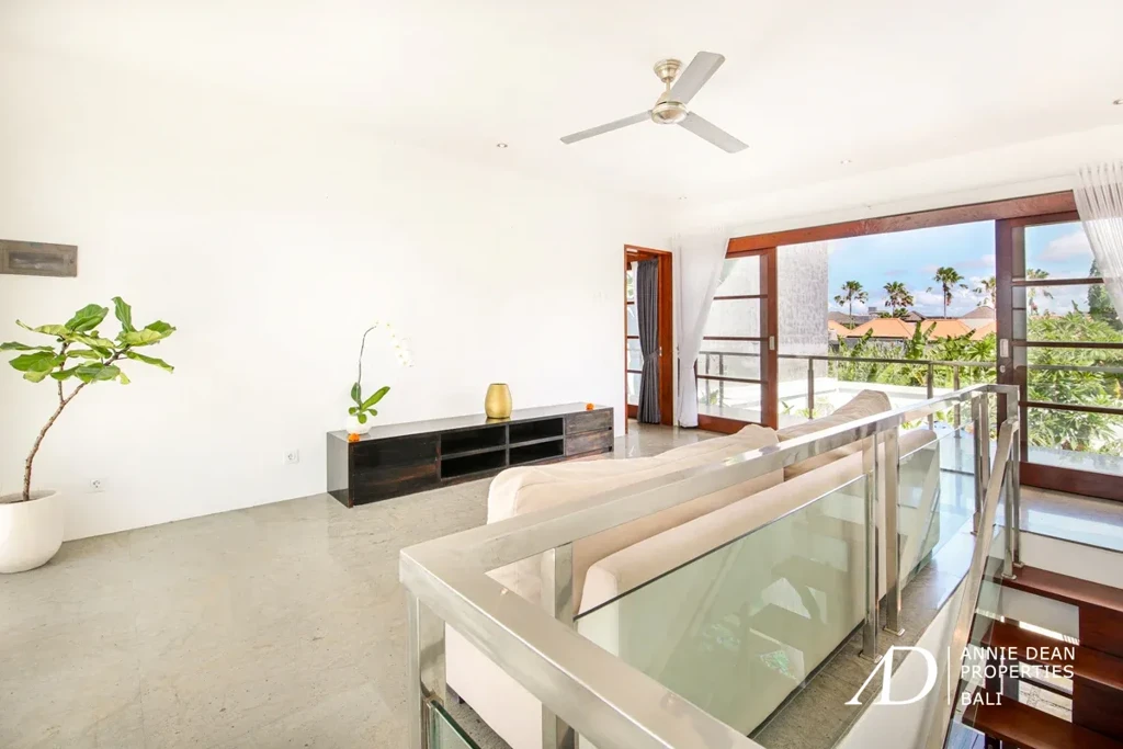 FREEHOLD | FULLY RENOVATED MODERN 3-BEDROOM VILLA IN PRIME SEMINYAK