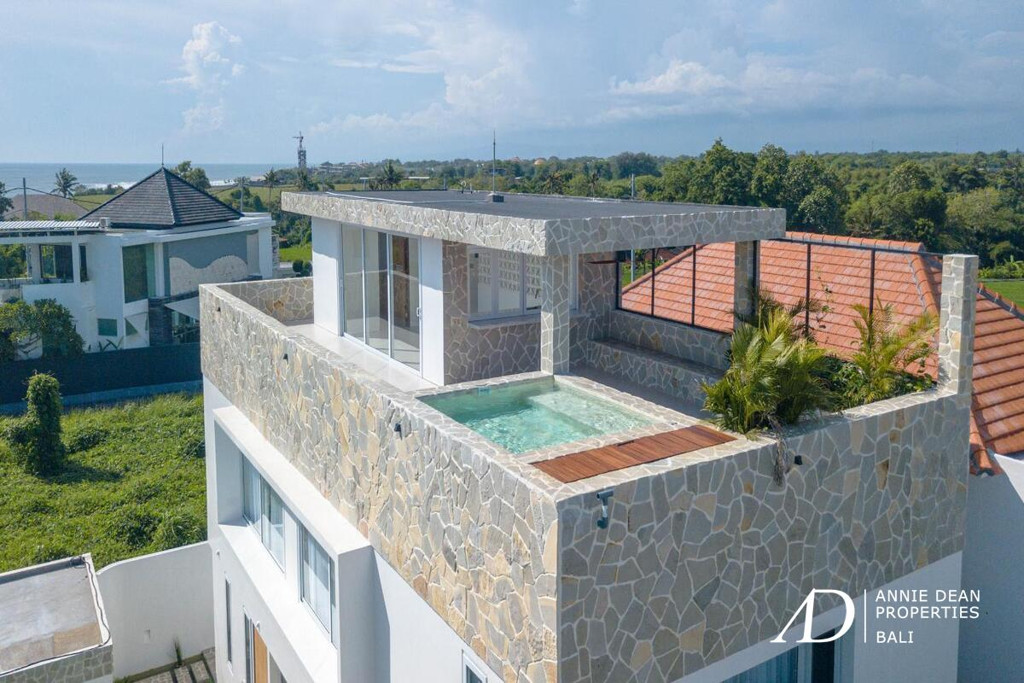 LEASEHOLD | 200M TO THE BEACH - TWO LUXURY VILLAS IN CEMAGI