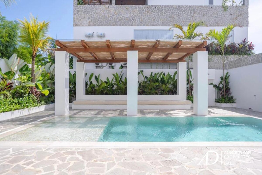 LEASEHOLD | 200M TO THE BEACH - TWO LUXURY VILLAS IN CEMAGI