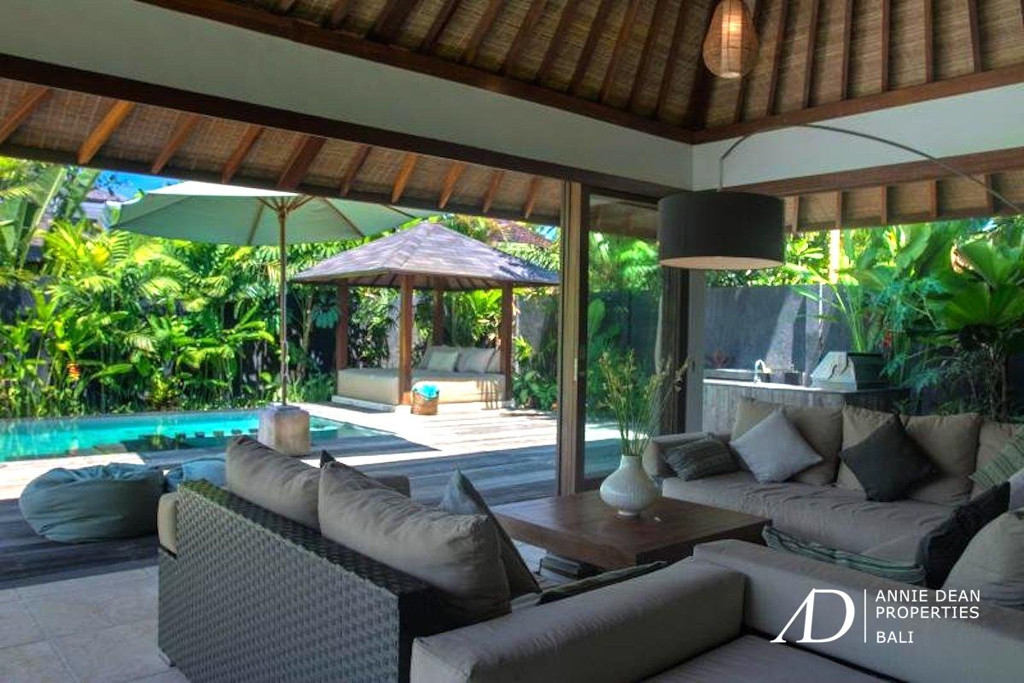 YEARLY OR MONTHLY RENTAL 4-BEDROOM 100 METER FROM THE BEACH