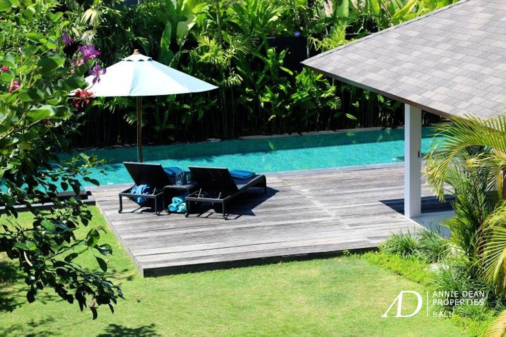 YEARLY OR MONTHLY RENTAL 4-BEDROOM 100 METER FROM THE BEACH