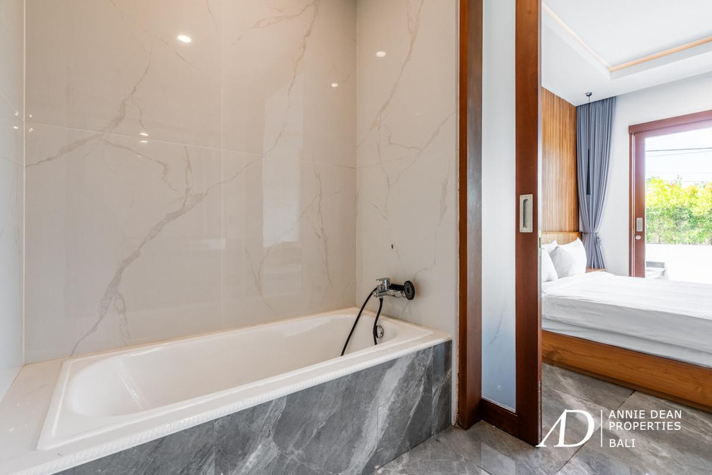 MONTHLY / YEARLY RENTAL | 5-BEDROOM LUXURY VILLA  IN CANGGU