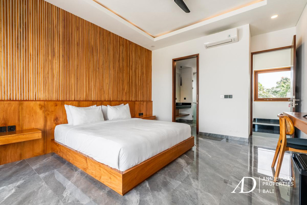 MONTHLY / YEARLY RENTAL | 5-BEDROOM LUXURY VILLA  IN CANGGU