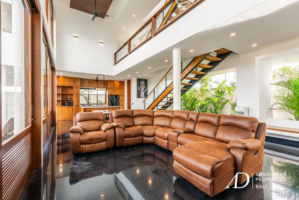 MONTHLY / YEARLY RENTAL | 5-BEDROOM LUXURY VILLA  IN CANGGU