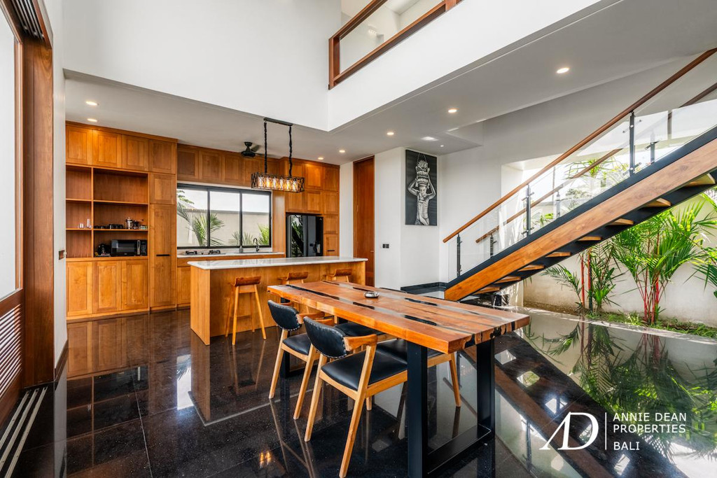 MONTHLY / YEARLY RENTAL | 5-BEDROOM LUXURY VILLA  IN CANGGU