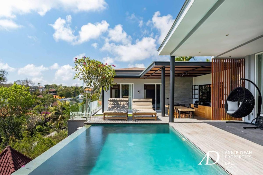 FREEHOLD | MODERN CONTEMPORARY 4-BEDROOM VILLA IN ULUWATU