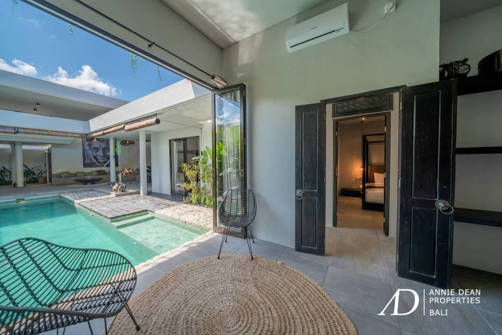 LEASEHOLD | INVESTMENT OPPORTUNITY - 2 MODERN VILLAS (8 BEDROOMS) IN CANGGU