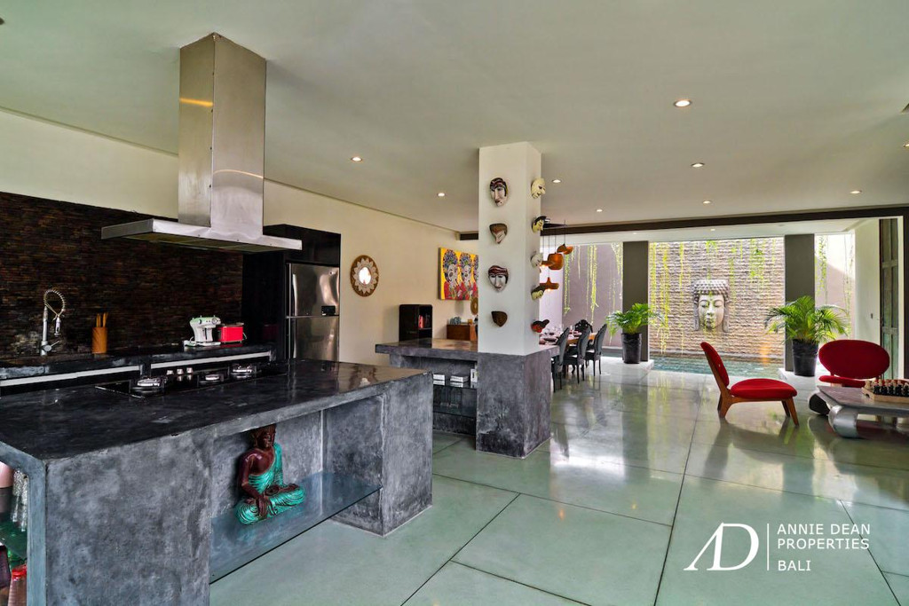 YEARLY RENTAL 3-BEDROOM  VILLA IN PETI TENGET