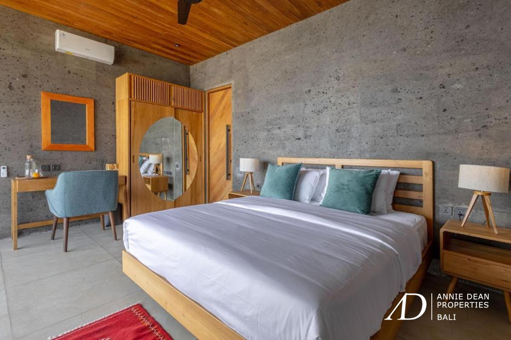 FREEHOLD | BEACHFRONT MODERN INDUSTRIAL-STYLE VILLA IN BALIAN