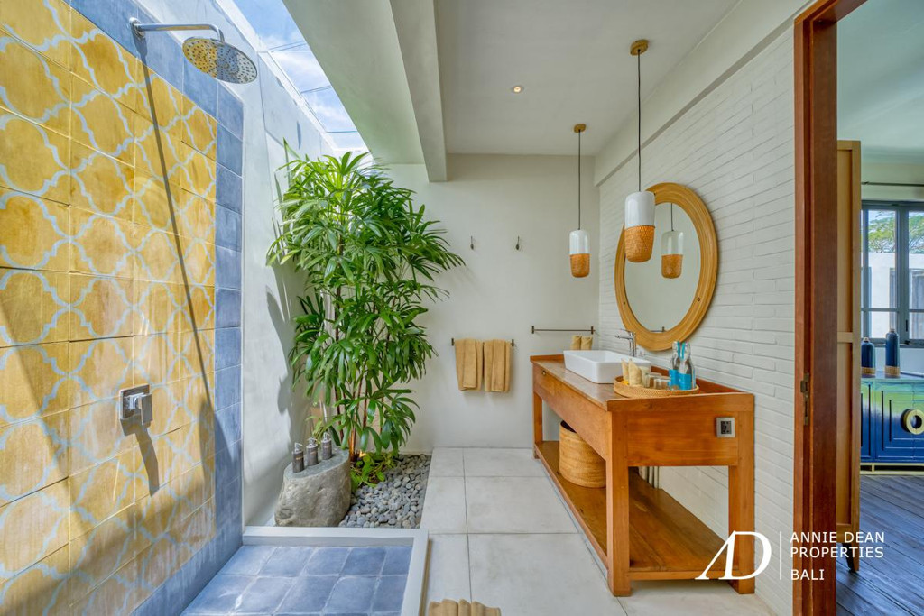 YEARLY RENTAL OF SINGLE LEVEL THREE-BEDROOM VILLA IN UMALAS