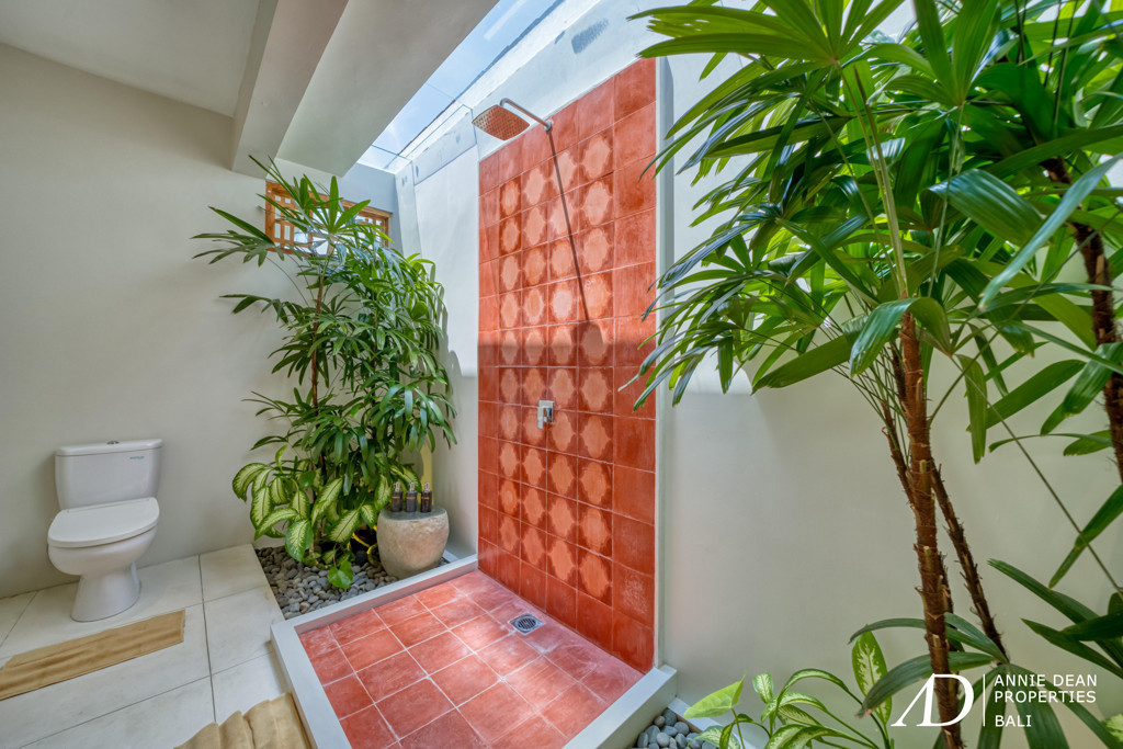 YEARLY RENTAL OF SINGLE LEVEL THREE-BEDROOM VILLA IN UMALAS