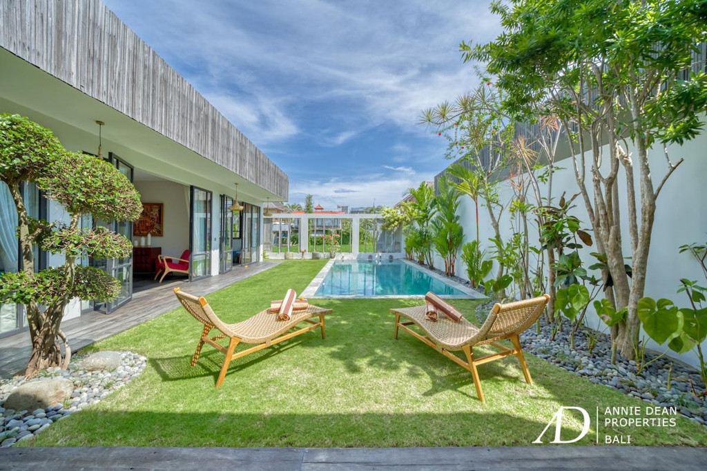 YEARLY RENTAL OF SINGLE LEVEL THREE-BEDROOM VILLA IN UMALAS