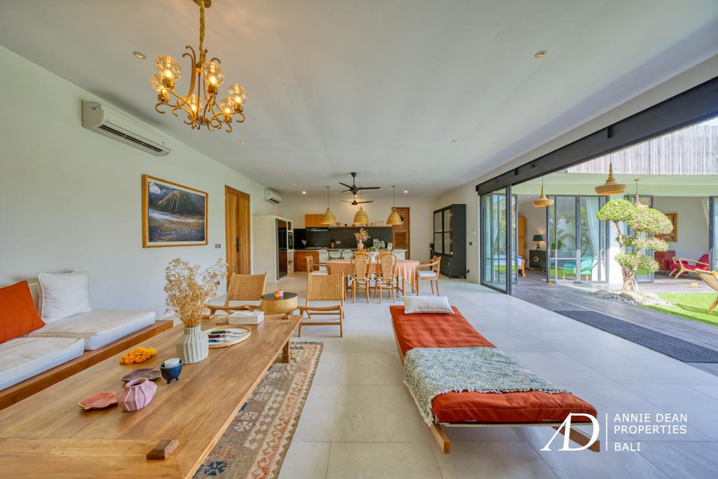 YEARLY RENTAL OF SINGLE LEVEL THREE-BEDROOM VILLA IN UMALAS