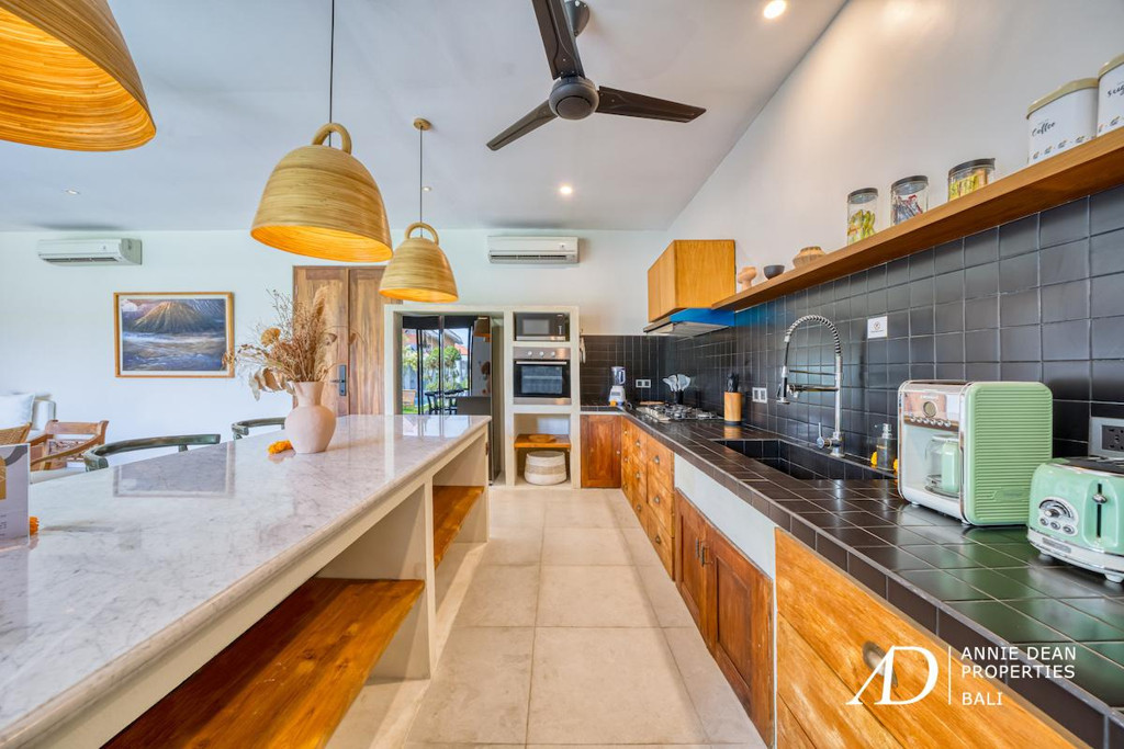 YEARLY RENTAL OF SINGLE LEVEL THREE-BEDROOM VILLA IN UMALAS