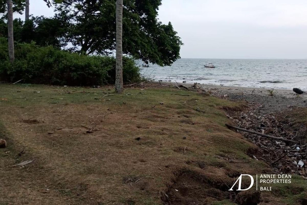 FREEHOLD BEACHFRONT LAND IN MELAYA, JEMBRANA (6,140 M2 )