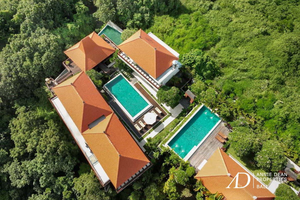 YEARLY RENTAL OR LONG LEASING 9 BEDROOM VILLA IN CANGGU