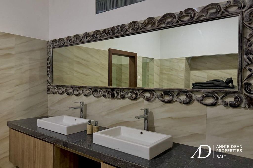 FREEHOLD 3 MODERN BALINESE VILLAS FOR SALE IN PRIME KUNTI, SEMINYAK