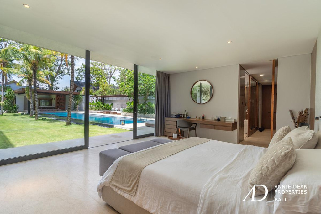 LEASEHOLD | MODERN LUXURY 4-BED VILLA IN THE PRIME AREA OF BATU BELIG