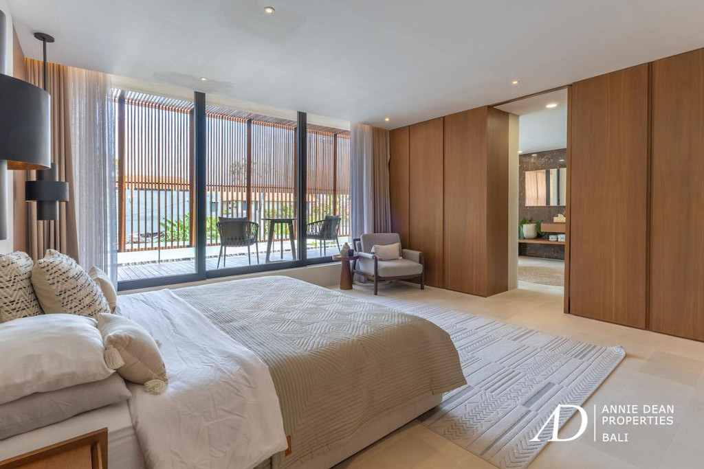 LEASEHOLD | MODERN LUXURY 4-BED VILLA IN THE PRIME AREA OF BATU BELIG