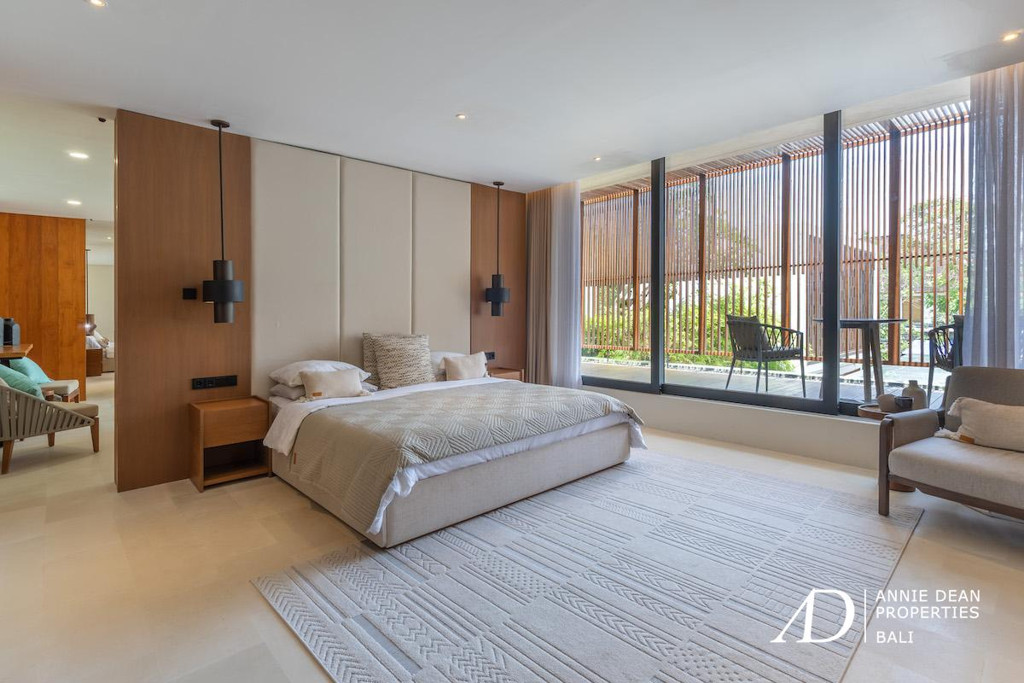 LEASEHOLD | MODERN LUXURY 4-BED VILLA IN THE PRIME AREA OF BATU BELIG