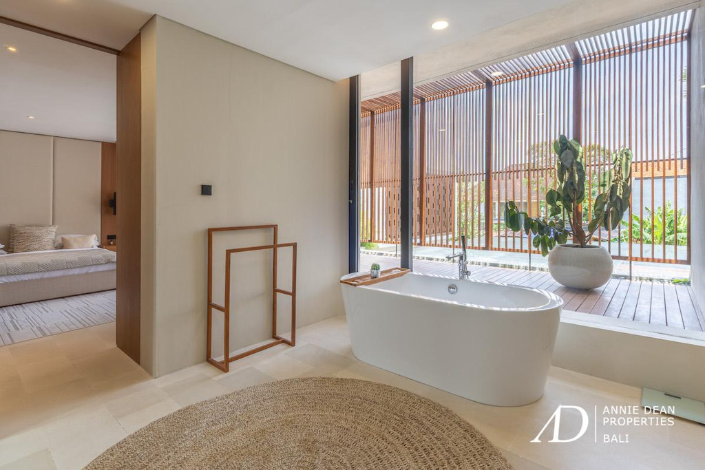 LEASEHOLD | MODERN LUXURY 4-BED VILLA IN THE PRIME AREA OF BATU BELIG