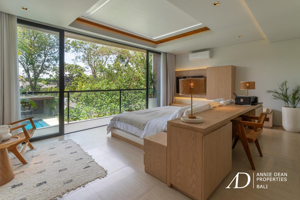 LEASEHOLD | MODERN LUXURY 4-BED VILLA IN THE PRIME AREA OF BATU BELIG