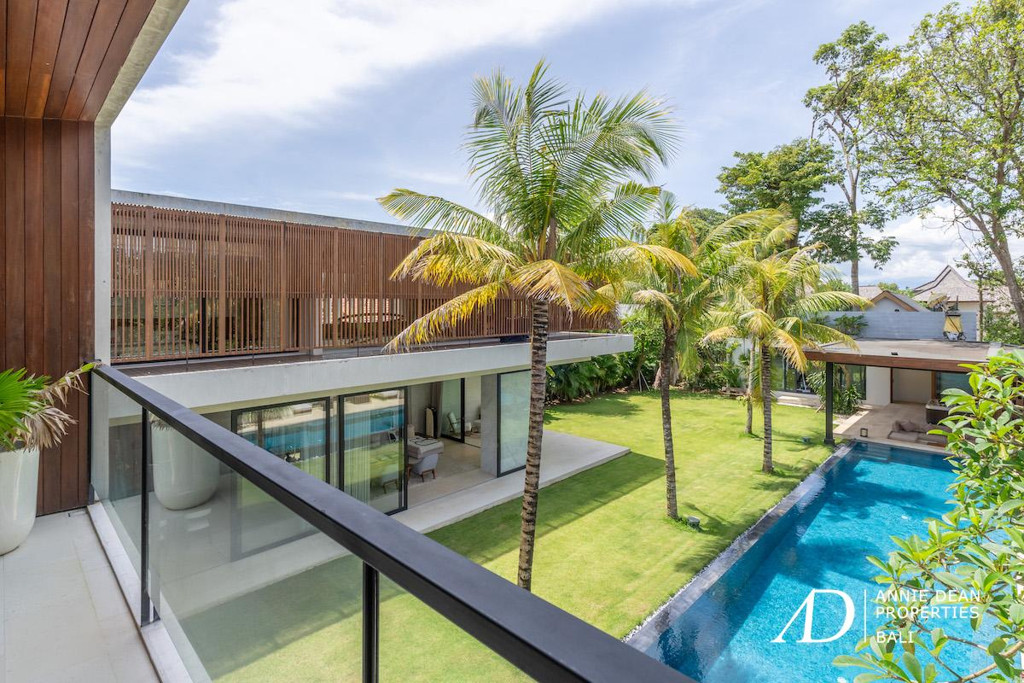 LEASEHOLD | MODERN LUXURY 4-BED VILLA IN THE PRIME AREA OF BATU BELIG