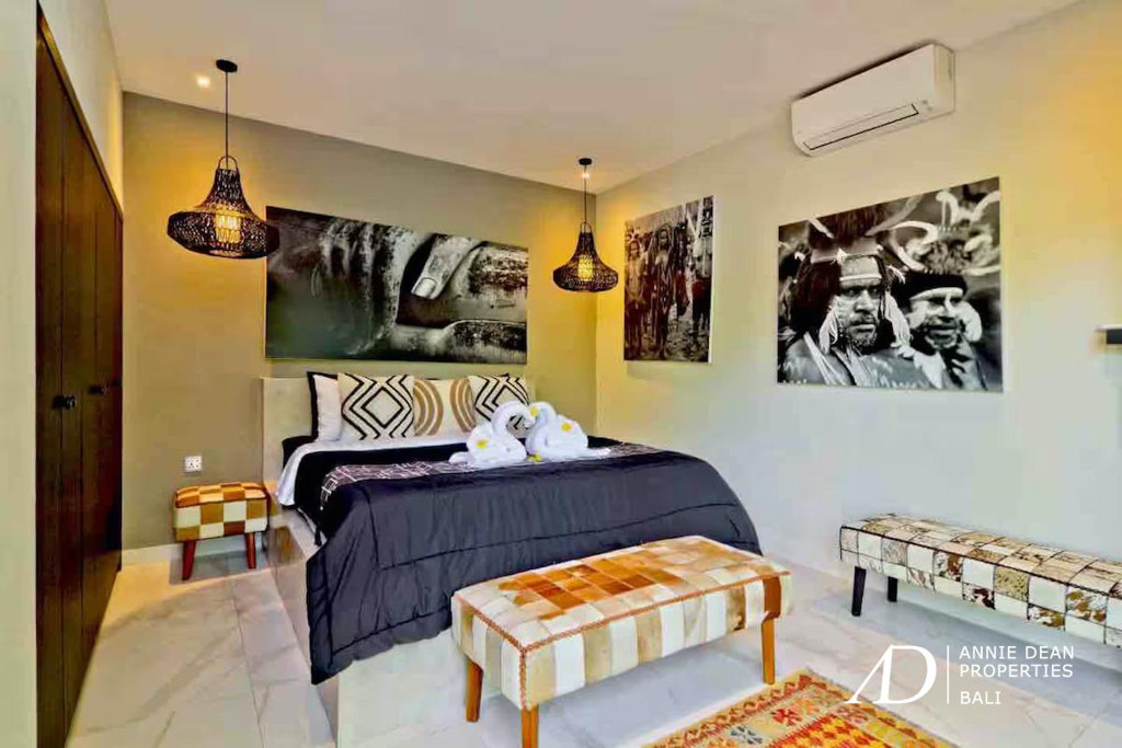 LEASEHOLD FOR 32 YEARS: MODERN CONTEMPORARY VILLA IN SEMINYAK