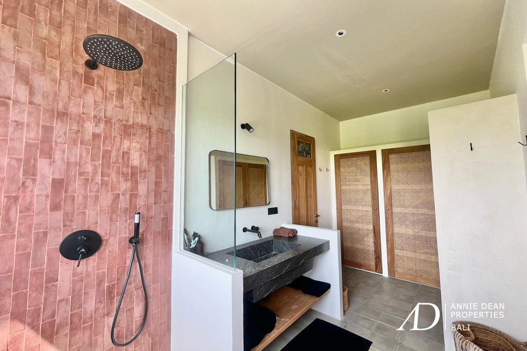 LEASEHOLD 2 BEDROOM VILLA WITH RICEFIELD VIEW IN KABA KABA