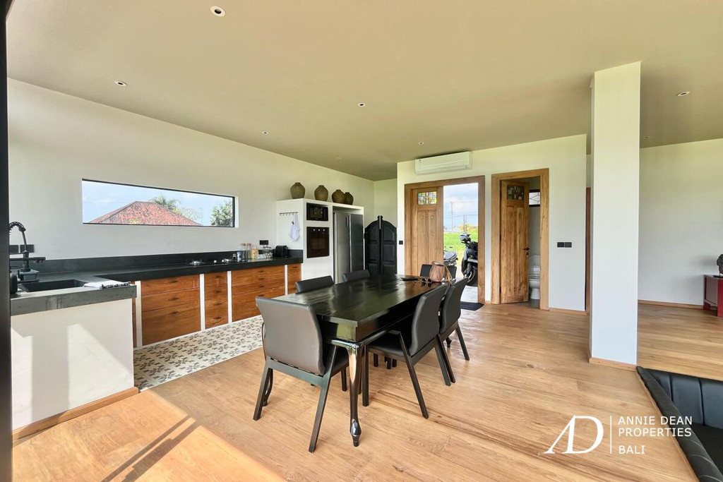 LEASEHOLD 2 BEDROOM VILLA WITH RICEFIELD VIEW IN KABA KABA