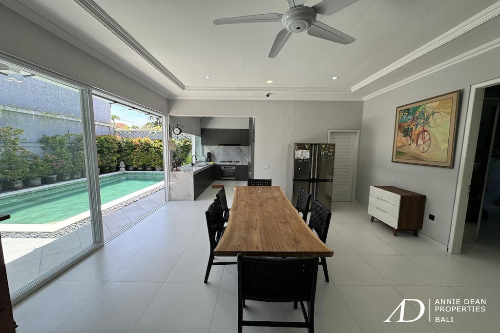 YEARLY RENTAL: SINGLE-LEVEL FAMILY HOME BY THE BEACH IN SANUR