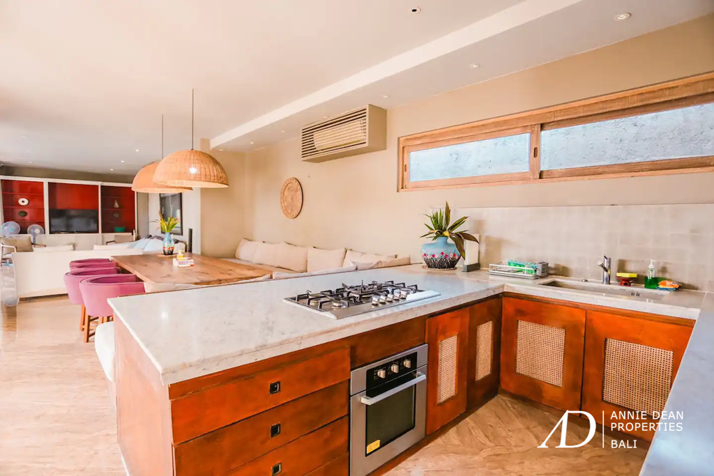 YEARLY RENTAL: 5-BEDROOM VILLA IN CANGGU