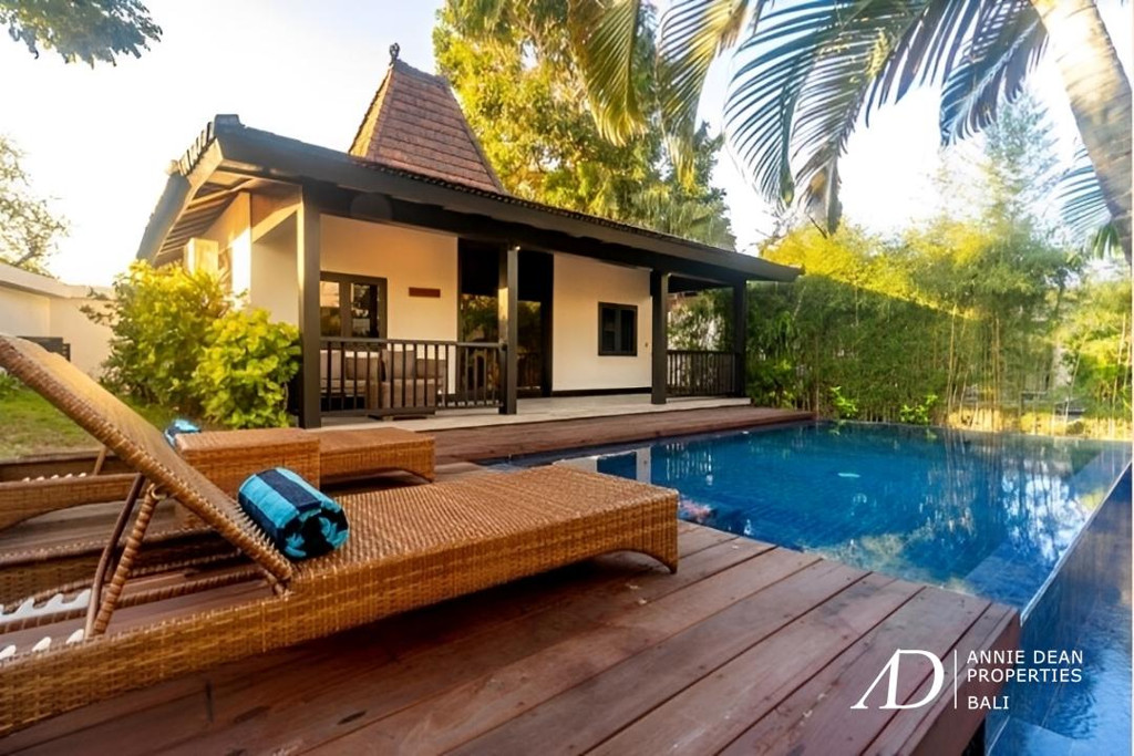  FREEHOLD COMPLEX VILLAS WITH FAR OCEAN VIEWS IN UNGASAN 