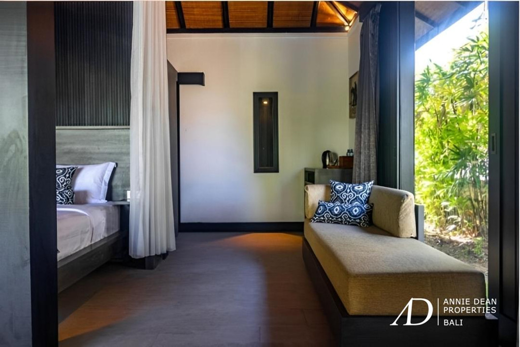  FREEHOLD COMPLEX VILLAS WITH FAR OCEAN VIEWS IN UNGASAN 