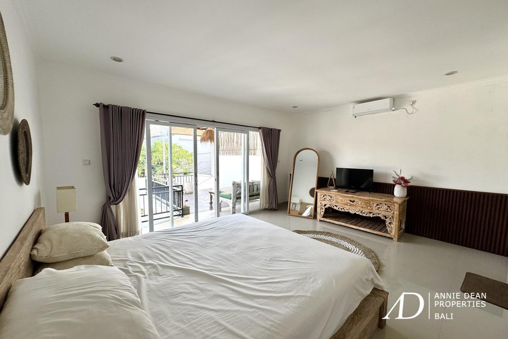 YEARLY RENTAL VILLA IN THE PRIME KEROBOKAN AREA