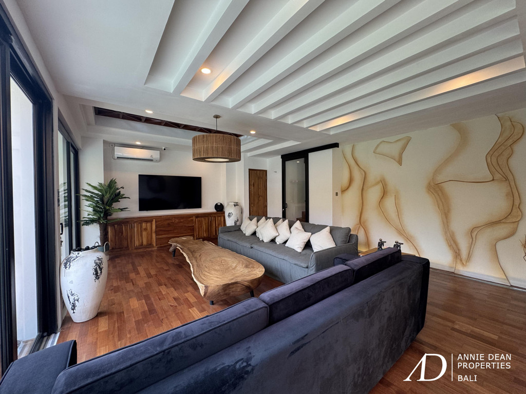 YEARLY RENTAL FULLY RENOVATED VILLA IN PETITENGET SEMINYAK 