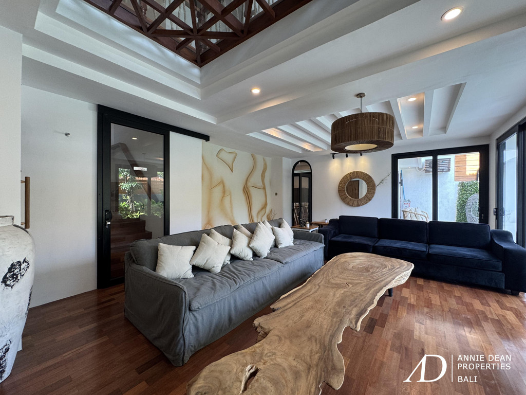 YEARLY RENTAL FULLY RENOVATED VILLA IN PETITENGET SEMINYAK 
