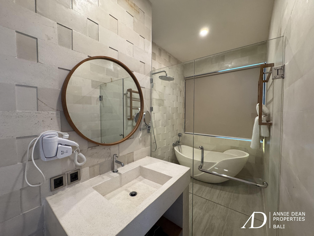 YEARLY RENTAL FULLY RENOVATED VILLA IN PETITENGET SEMINYAK 