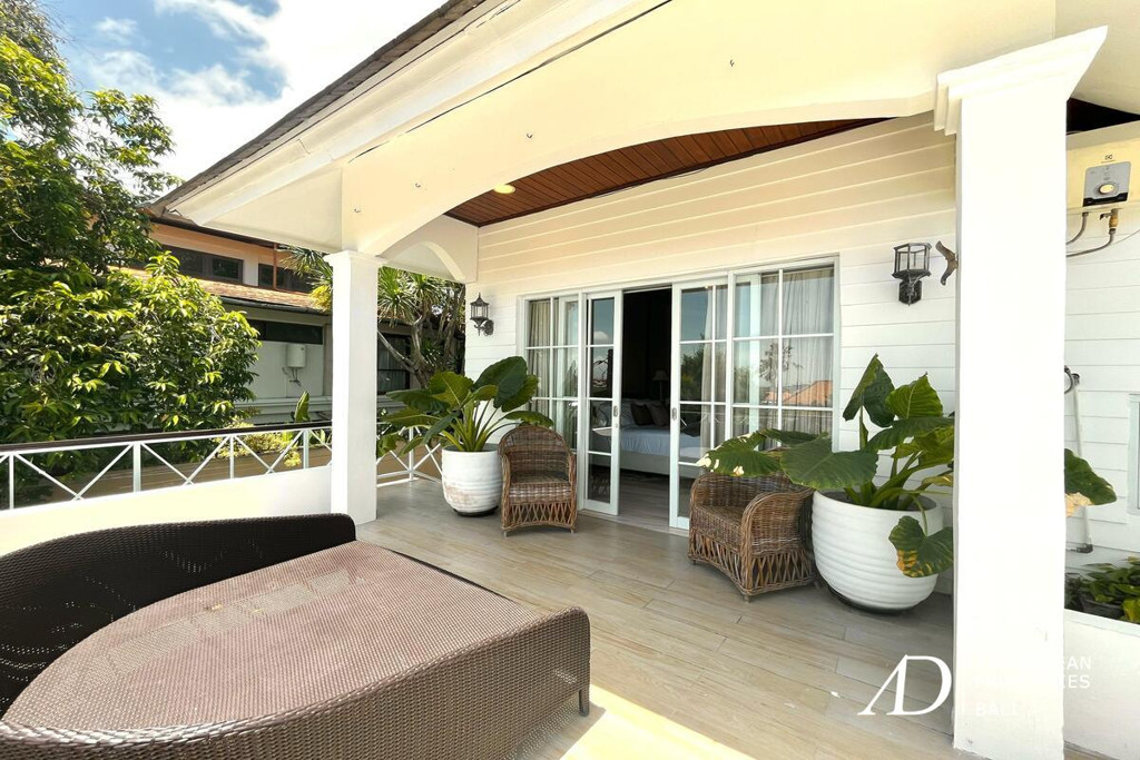 LEASEHOLD | COLONIAL STYLE 3-BED VILLA IN CANGGU