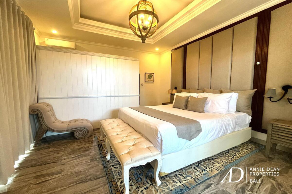 LEASEHOLD | COLONIAL STYLE 3-BED VILLA IN CANGGU