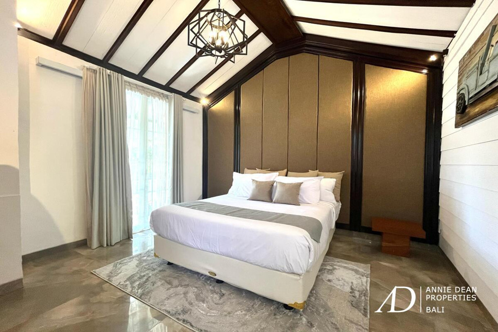 LEASEHOLD | COLONIAL STYLE 3-BED VILLA IN CANGGU