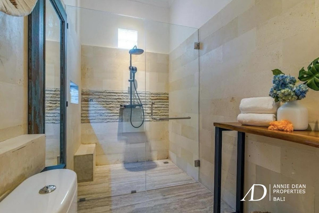 YEARLY RENTAL ON THE BEACHSIDE ECHO BEACH CANGGU 