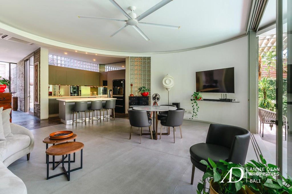 LEASEHOLD | STYLISH SINGLE-LEVEL DESIGN VILLA IN PRIME UMALAS