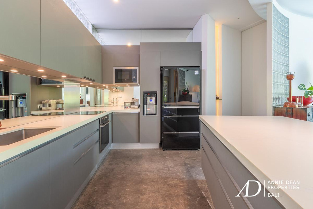 LEASEHOLD | STYLISH SINGLE-LEVEL DESIGN VILLA IN PRIME UMALAS