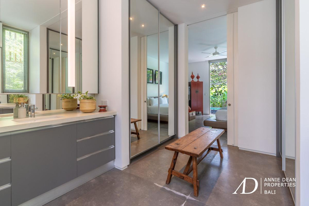 LEASEHOLD | STYLISH SINGLE-LEVEL DESIGN VILLA IN PRIME UMALAS